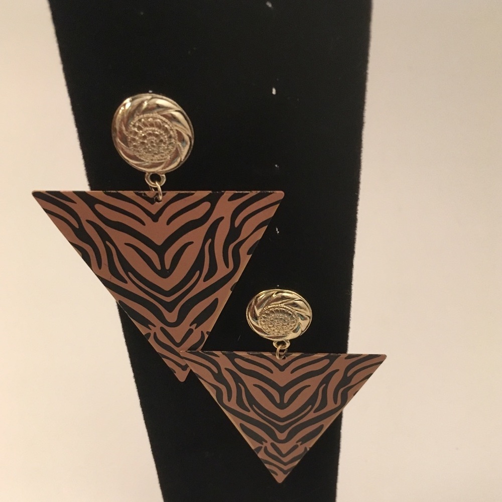 5 for $25 Brand new take me to the wild Earrings